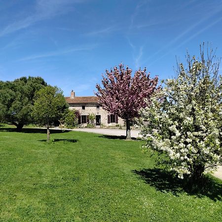 Le Moulin Du Fresne, Chambres D'Hotes Gourgé エクステリア 写真